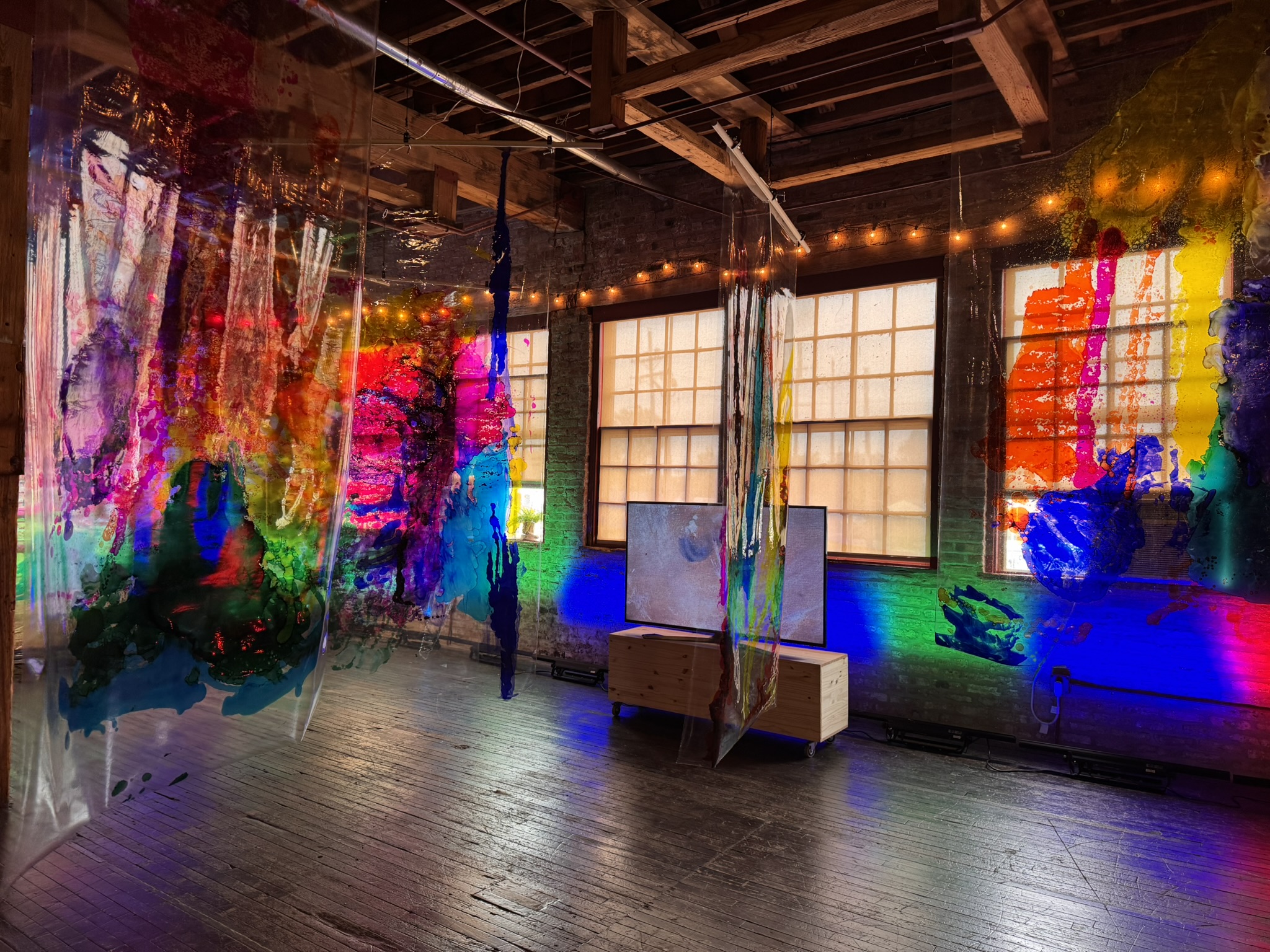 color splash imagines the water splashing of the waterfall
