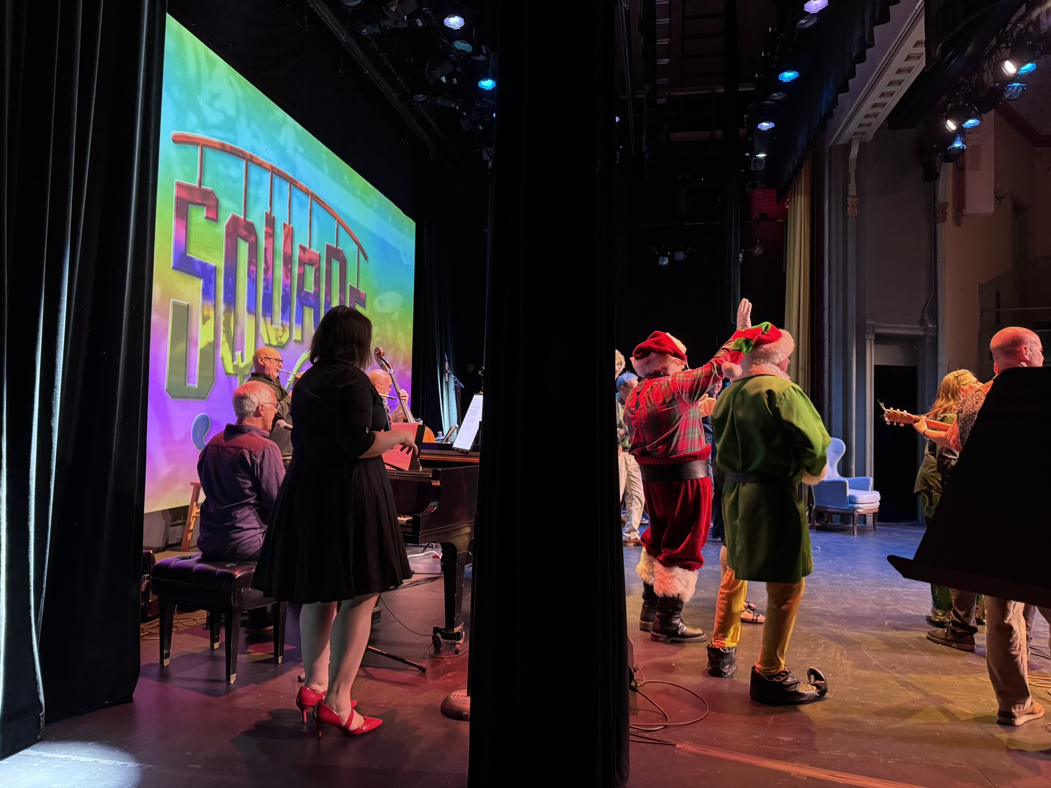 backstage view of SQUARE NOTES from STAGE RIGHT